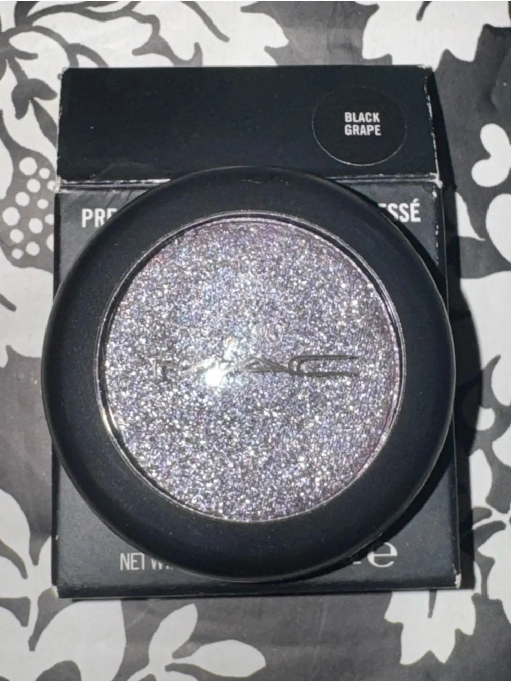 MAC Black Grape Pressed Pigment Eyeshadow-Rare